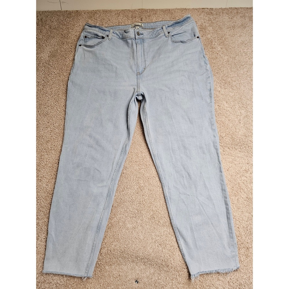 Abercrombie & Fitch Curve Love The Mom High Rise Jeans Light Wash 35/20L